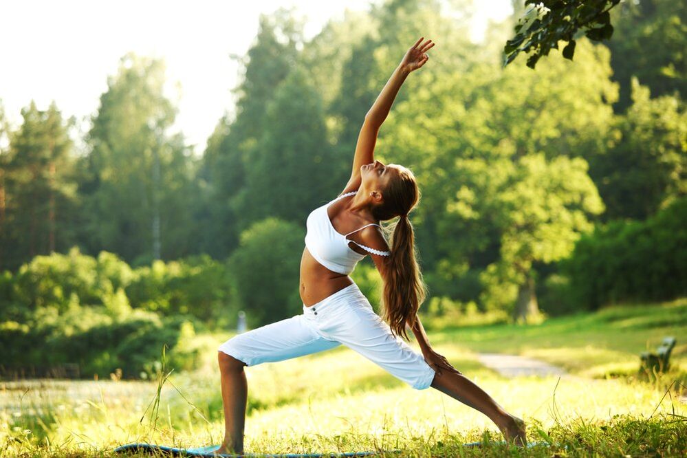 esercizi di yoga per dimagrire