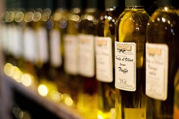 L’olio d’oliva è una fonte di vitamine e grassi sani
