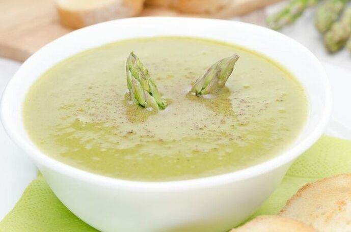 Pura di zuppa di asparagi
